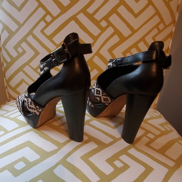 Open Toe with buckle Heels - Picture 3 of 3